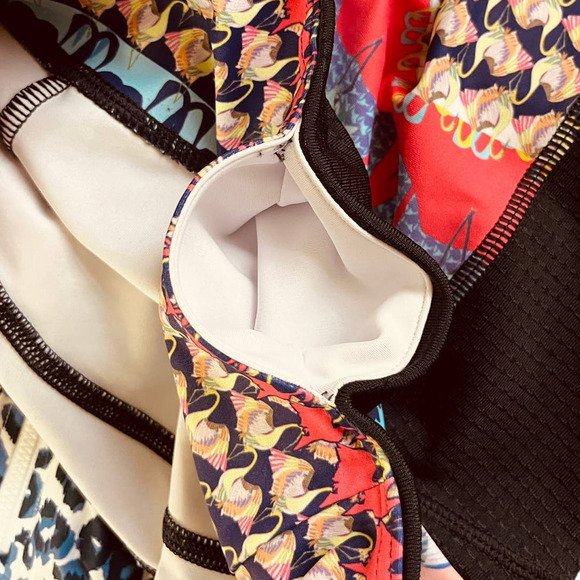 Nux NEW Workout Bike Shorts Blue Pink Black Bird Print With Pockets Medium - Picture 8 of 9